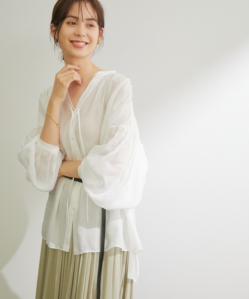 ROPE'（ロペ）の「【洗える】ローンボリュームスリーブタックブラウス（シャツ/ブラウス・レディース・ホワイト/グレー/イエロー・38）」の2枚目の写真