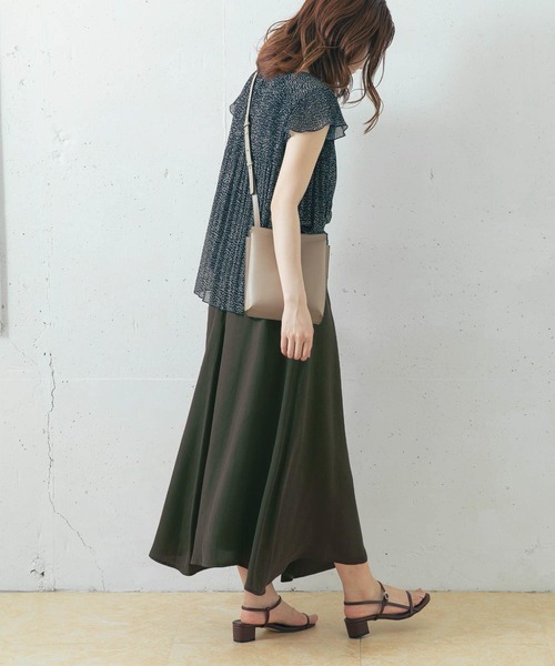 URBAN RESEARCH ROSSO WOMEN(アーバンリサーチ ロッソ)の「キュプラフレアスカート(スカート・レディース・ライトグレー/ベージュ/グリーン・38/36)」の4枚目の写真