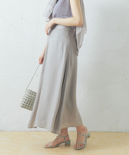 URBAN RESEARCH ROSSO WOMEN(アーバンリサーチ ロッソ)の「キュプラフレアスカート(スカート・レディース・ライトグレー/ベージュ/グリーン・38/36)」の15枚目の写真