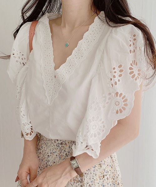 Vラインフリルレース半袖トップス