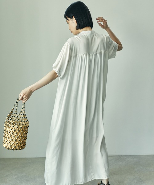 ECRIRE(エクリール)の「スタンドカラー半袖シャツワンピース(シャツワンピース・レディース・ブラック/ベージュ/ネイビー/オフホワイト/グリーン・フリー)」の11枚目の写真