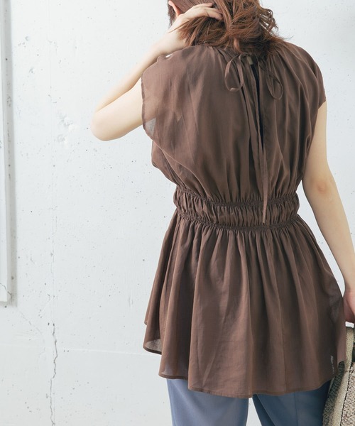 URBAN RESEARCH ROSSO(アーバンリサーチロッソ)の「バックリボンシャーリングブラウス(シャツ/ブラウス・レディース・オフホワイト/ミント/ダークブラウン・FREE)」の11枚目の写真