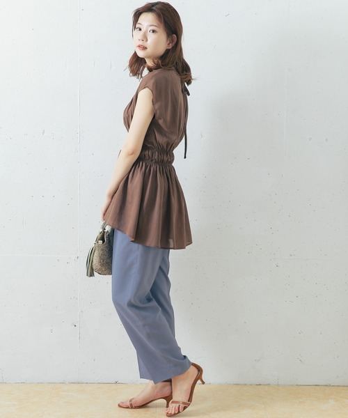 URBAN RESEARCH ROSSO(アーバンリサーチロッソ)の「バックリボンシャーリングブラウス(シャツ/ブラウス・レディース・オフホワイト/ミント/ダークブラウン・FREE)」の21枚目の写真