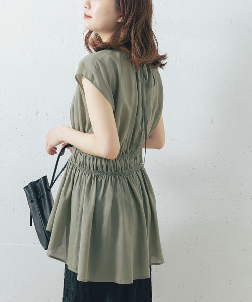 URBAN RESEARCH ROSSO(アーバンリサーチロッソ)の「バックリボンシャーリングブラウス(シャツ/ブラウス・レディース・オフホワイト/ミント/ダークブラウン・FREE)」の22枚目の写真