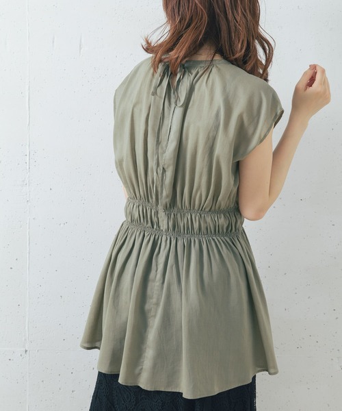 URBAN RESEARCH ROSSO(アーバンリサーチロッソ)の「バックリボンシャーリングブラウス(シャツ/ブラウス・レディース・オフホワイト/ミント/ダークブラウン・FREE)」の20枚目の写真