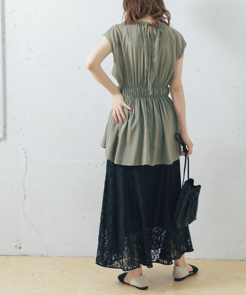 URBAN RESEARCH ROSSO(アーバンリサーチロッソ)の「バックリボンシャーリングブラウス(シャツ/ブラウス・レディース・オフホワイト/ミント/ダークブラウン・FREE)」の7枚目の写真