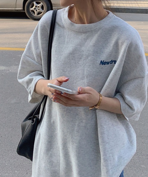 meJane(ミージェーン)の「NewtroロゴプリントビックシルエットラグランTシャツ【ZOZOTOWN限定】(Tシャツ/カットソー・レディース・ネイビー/ピンク/オートミール・FREE)」の6枚目の写真
