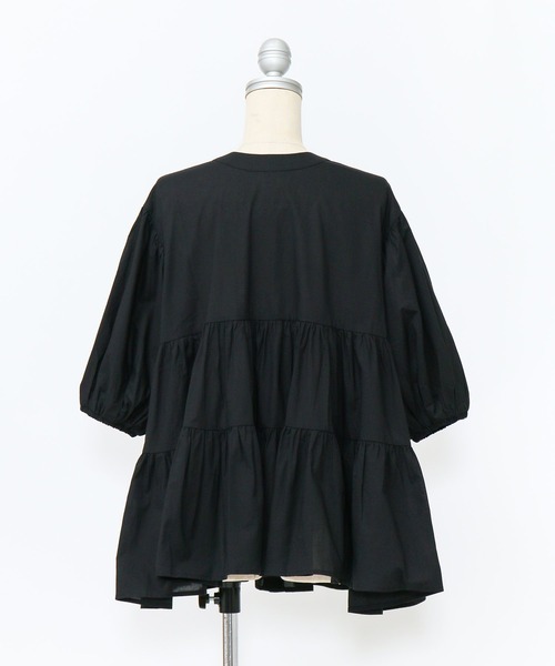 AS KNOW AS PINKY（アズノゥアズピンキー）の「ボリュームティアード半袖ブラウス（シャツ/ブラウス・レディース・オフホワイト/ブラック・FREE）」の4枚目の写真