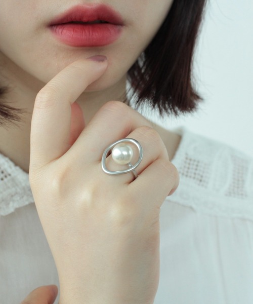 Three Four Time（ｽﾘｰﾌｫｰﾀｲﾑ）の「マットメタルフレームパールリング　#13（リング・レディース・ゴールド/シルバー・FREE）」の10枚目の写真