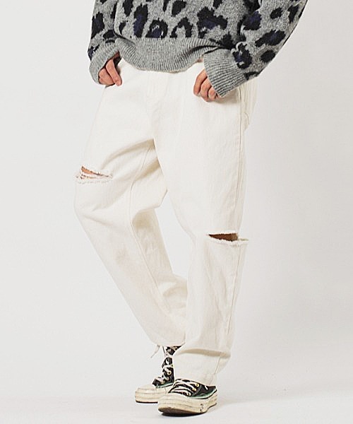 RE730（アールイーセブンサーティー）の「ダメージ加工ワイドシルエットパンツ（デニムパンツ・メンズ・ホワイト/ブラック/サックスブルー/ブラック系その他・S/M/L）」の2枚目の写真