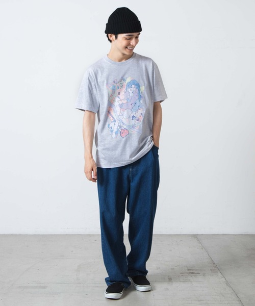 WEGO GRAPHICS（ウィゴーグラフィックス）の「WEGO/放課後アート部 ガブリイズムガブリメリーT（Tシャツ/カットソー・メンズ・ホワイト/ライトグレー・MEDIUM/LARGE/X-LARGE）」の4枚目の写真