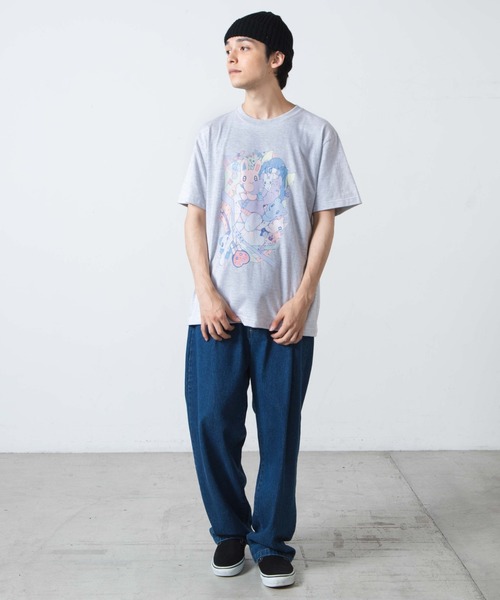 WEGO GRAPHICS（ウィゴーグラフィックス）の「WEGO/放課後アート部 ガブリイズムガブリメリーT（Tシャツ/カットソー・メンズ・ホワイト/ライトグレー・MEDIUM/LARGE/X-LARGE）」の6枚目の写真