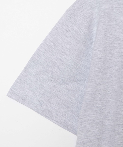 WEGO GRAPHICS（ウィゴーグラフィックス）の「WEGO/放課後アート部 ガブリイズムガブリメリーT（Tシャツ/カットソー・メンズ・ホワイト/ライトグレー・MEDIUM/LARGE/X-LARGE）」の15枚目の写真