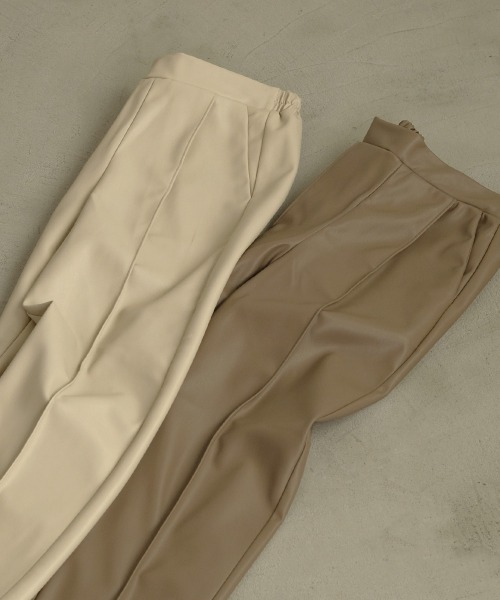 Bab（バブ）の「【WEB限定】フェイクレザーテーパードパンツ（その他パンツ・レディース・モカ/アイボリー・38）」の16枚目の写真