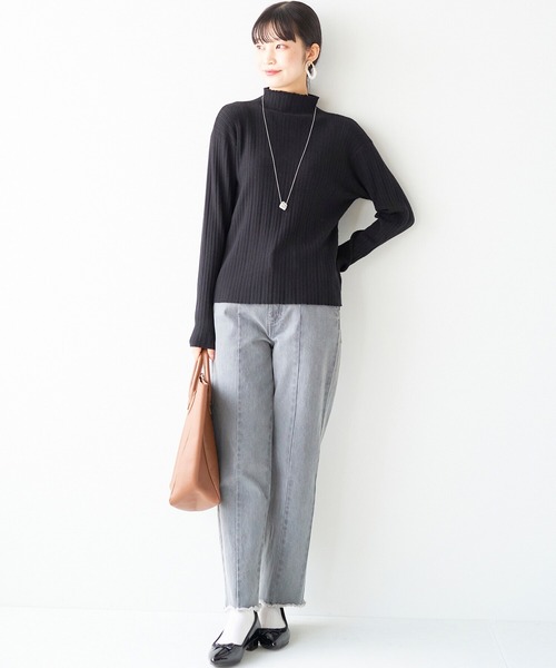 haco!(ハコ)の「色違いで欲しくなる!付かず離れずほどよいフィット感が便利なシンプルリブニット(ニット/セーター・レディース・ブラック/アイボリー/グリーン・MEDIUM/X-LARGE/LARGE)」の5枚目の写真