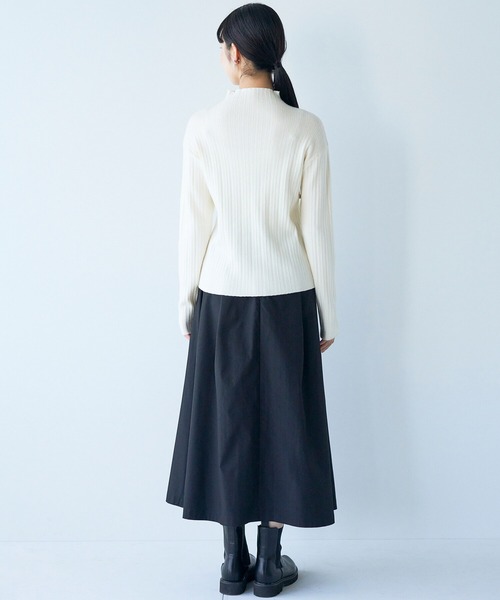 haco!(ハコ)の「色違いで欲しくなる!付かず離れずほどよいフィット感が便利なシンプルリブニット(ニット/セーター・レディース・ブラック/アイボリー/グリーン・MEDIUM/X-LARGE/LARGE)」の15枚目の写真