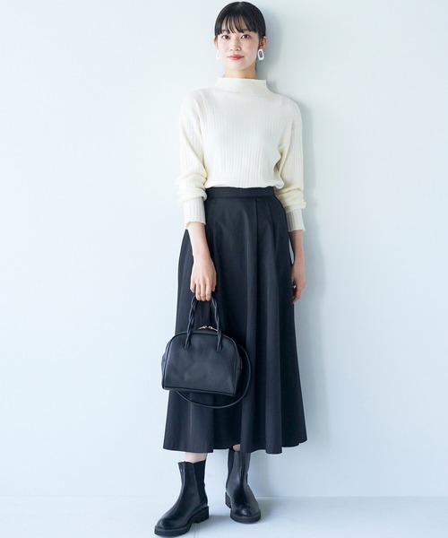 haco!(ハコ)の「色違いで欲しくなる!付かず離れずほどよいフィット感が便利なシンプルリブニット(ニット/セーター・レディース・ブラック/アイボリー/グリーン・MEDIUM/X-LARGE/LARGE)」の4枚目の写真