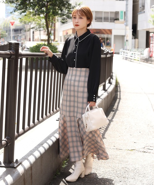 one after another NICE CLAUP(ワンアフターアナザーナイスクラップ)の「高見え上品に決まる!プチプラ!パイピングパールボタンブラウス(シャツ/ブラウス・レディース・ブラック/サックスブルー/アイボリー/モカ・FREE)」の11枚目の写真