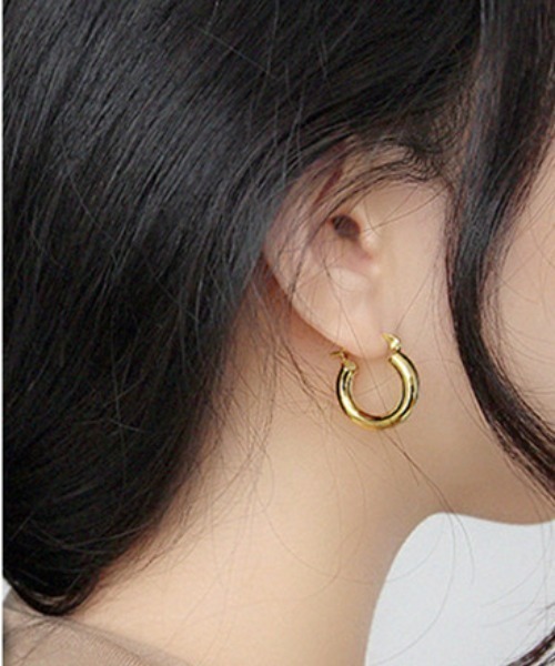 yu-ka（ユーカ）の「YU-KA : シルバー ぷっくりフープピアス（ピアス（両耳用）・レディース・ゴールド/シルバー・ONE SIZE）」の8枚目の写真