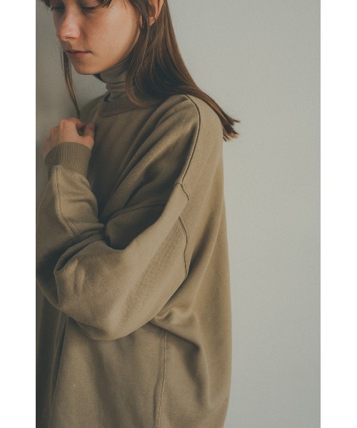 CLANE（クラネ）の「FRUIT OF THE ROOM×CLANE/フルーツオブザルーム×クラネ/Wide Sweat Tops(ワイドスウェット)/ 11105-2132（スウェット・レディース・チャコールグレー/ベージュ・FREE）」の3枚目の写真