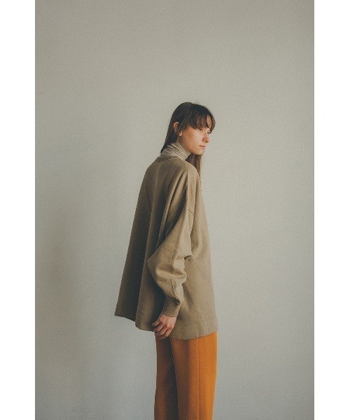CLANE（クラネ）の「FRUIT OF THE ROOM×CLANE/フルーツオブザルーム×クラネ/Wide Sweat Tops(ワイドスウェット)/ 11105-2132（スウェット・レディース・チャコールグレー/ベージュ・FREE）」の5枚目の写真