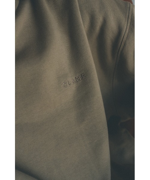 CLANE（クラネ）の「FRUIT OF THE ROOM×CLANE/フルーツオブザルーム×クラネ/Wide Sweat Tops(ワイドスウェット)/ 11105-2132（スウェット・レディース・チャコールグレー/ベージュ・FREE）」の6枚目の写真