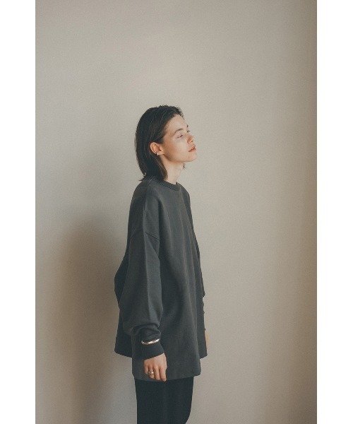 CLANE（クラネ）の「FRUIT OF THE ROOM×CLANE/フルーツオブザルーム×クラネ/Wide Sweat Tops(ワイドスウェット)/ 11105-2132（スウェット・レディース・チャコールグレー/ベージュ・FREE）」の13枚目の写真