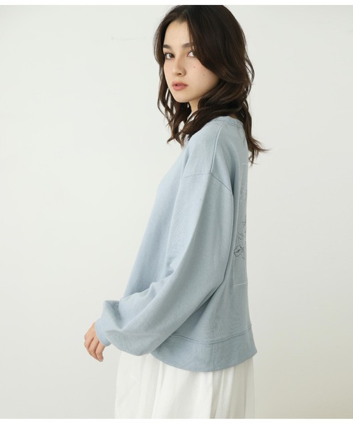 CHILLE（チル）の「CHILLEロゴバックフラワー刺繍トレーナー（スウェット・レディース・ライトブルー/スミクロ・FREE）」の20枚目の写真