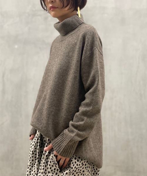 BEARDSLEY（ビアズリー）の「ヤクとメリノウールを混紡したとてもやわらかな 後ろスリットタートルニット（ニット/セーター・レディース・スカイブルー/モカ・FREE）」の11枚目の写真
