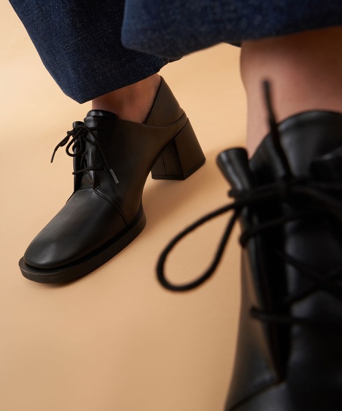 CHARLES & KEITH(チャールズ & キース)の「ステップバック オックスフォードパンプス / Step-Back Oxford Pumps(ドレスシューズ・レディース・ブラック/オフホワイト/マルチ・22.5cm/23cm/23.5cm/24.5cm/25cm/25.5cm/22cm)」の7枚目の写真