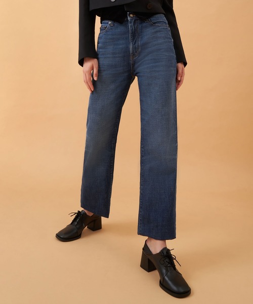 CHARLES & KEITH(チャールズ & キース)の「ステップバック オックスフォードパンプス / Step-Back Oxford Pumps(ドレスシューズ・レディース・ブラック/オフホワイト/マルチ・22.5cm/23cm/23.5cm/24.5cm/25cm/25.5cm/22cm)」の9枚目の写真