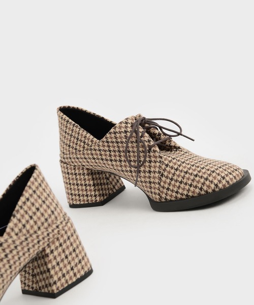 CHARLES & KEITH(チャールズ & キース)の「ステップバック オックスフォードパンプス / Step-Back Oxford Pumps(ドレスシューズ・レディース・ブラック/オフホワイト/マルチ・22.5cm/23cm/23.5cm/24.5cm/25cm/25.5cm/22cm)」の13枚目の写真