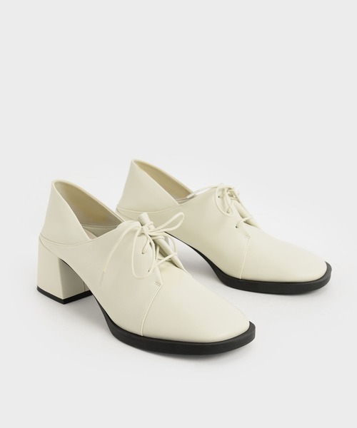 CHARLES & KEITH(チャールズ & キース)の「ステップバック オックスフォードパンプス / Step-Back Oxford Pumps(ドレスシューズ・レディース・ブラック/オフホワイト/マルチ・22.5cm/23cm/23.5cm/24.5cm/25cm/25.5cm/22cm)」の4枚目の写真