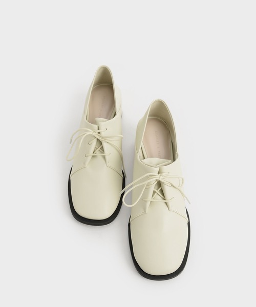 CHARLES & KEITH(チャールズ & キース)の「ステップバック オックスフォードパンプス / Step-Back Oxford Pumps(ドレスシューズ・レディース・ブラック/オフホワイト/マルチ・22.5cm/23cm/23.5cm/24.5cm/25cm/25.5cm/22cm)」の6枚目の写真