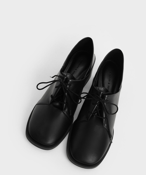 CHARLES & KEITH(チャールズ & キース)の「ステップバック オックスフォードパンプス / Step-Back Oxford Pumps(ドレスシューズ・レディース・ブラック/オフホワイト/マルチ・22.5cm/23cm/23.5cm/24.5cm/25cm/25.5cm/22cm)」の19枚目の写真