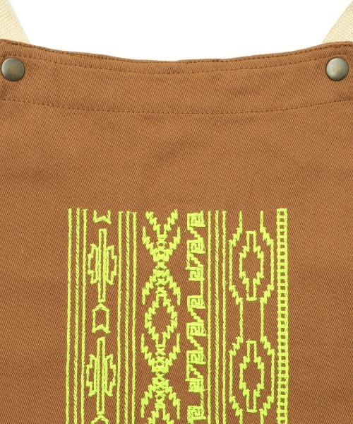 チチカカ(チチカカ)の「ネイティブ刺繍キャンプエプロン(エプロン・レディース・ブラウン系その他/その他1・FREE)」の17枚目の写真