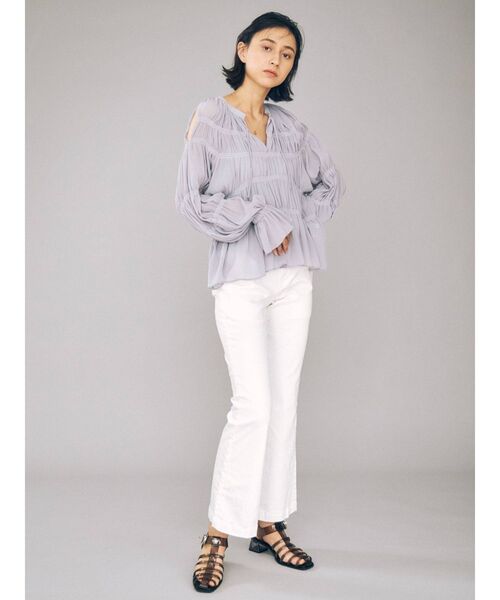 MERCURYDUO(マーキュリーデュオ)の「キャミ付配色シャーリングギャザーブラウス(シャツ/ブラウス・レディース・オフホワイト/ライム/ラベンダー・FREE)」の10枚目の写真