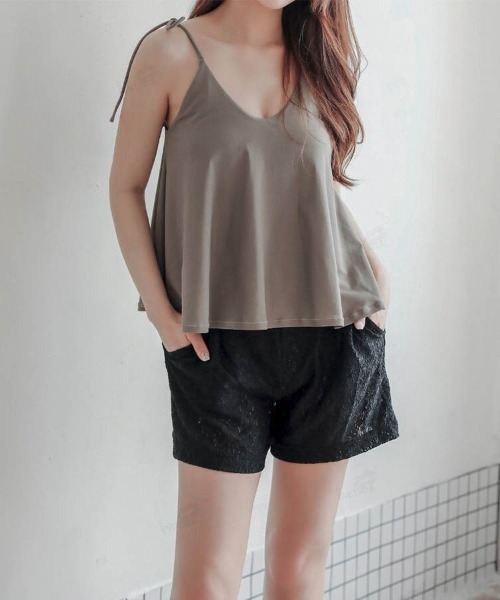 Dalfwin（ダールフィン）の「フレアビスチェビキニ×ショートパンツセット水着（水着・レディース・ブラック系1/ブラウン系1/ブラック系2/ブラウン系2・SMALL/MEDIUM/LARGE/X-LARGE）」の4枚目の写真