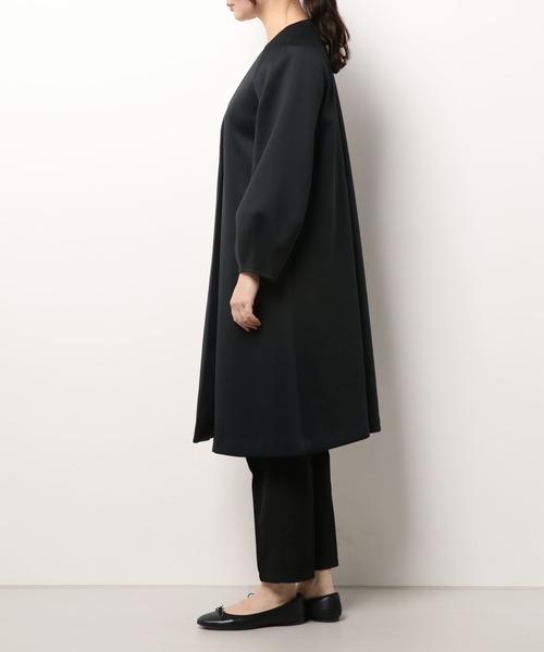 kaene（カエン）の「バックパールコート（ノーカラーコート・レディース・ブラック/ブルー/グレイッシュベージュ・FREE）」の21枚目の写真