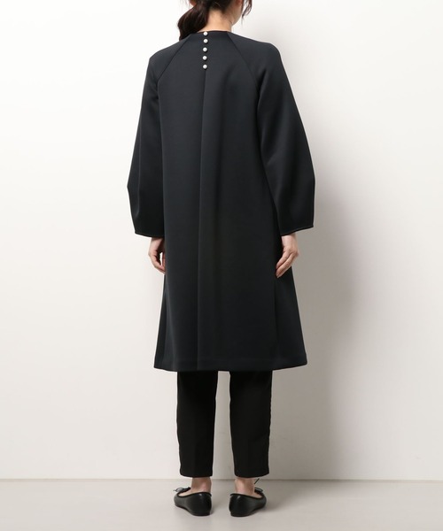 kaene（カエン）の「バックパールコート（ノーカラーコート・レディース・ブラック/ブルー/グレイッシュベージュ・FREE）」の15枚目の写真