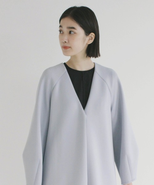 kaene（カエン）の「バックパールコート（ノーカラーコート・レディース・ブラック/ブルー/グレイッシュベージュ・FREE）」の5枚目の写真