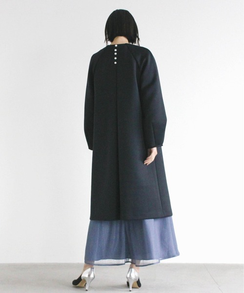 kaene（カエン）の「バックパールコート（ノーカラーコート・レディース・ブラック/ブルー/グレイッシュベージュ・FREE）」の17枚目の写真