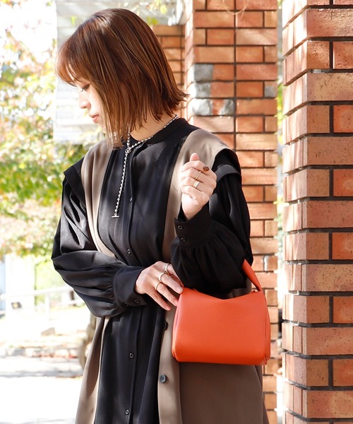 VitaFelice（ヴィータフェリーチェ）の「キューブポーチバッグ ミニトートバッグ（ボストンバッグ・レディース・ホワイト/グリーン/シルバー/オレンジ・FREE）」の5枚目の写真