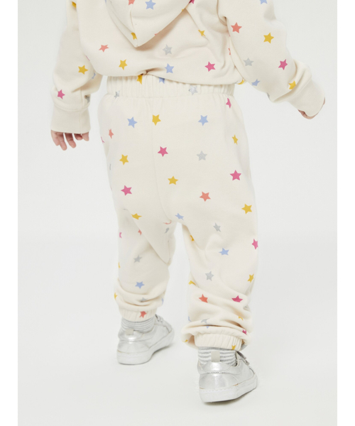 GAP（ギャップ）の「GAPファッションロゴ ジョガーパンツ (幼児)（スウェットパンツ・キッズ・ベージュ/マルチ・18-24M/2 YRS/3 YRS/5 YRS/12-18M/4 YRS）」の4枚目の写真