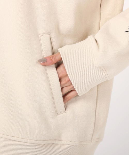 Arnold Palmer(アーノルドパーマー)の「カレッジロゴ シェアスウェットスタジャン(スタジャン・レディース・ネイビー/グレー/アイボリー・S/LL/L/M/XS)」の4枚目の写真