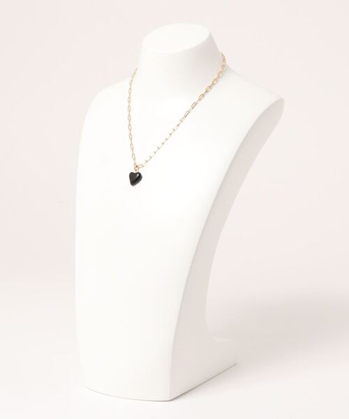 GOLDY(ゴールディ)の「【GOLDY】ストーンハートネックレス(ネックレス・レディース・ホワイト/ブラック/グリーン・FREE)」の4枚目の写真