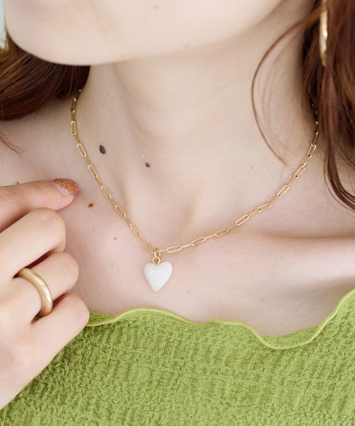 GOLDY(ゴールディ)の「【GOLDY】ストーンハートネックレス(ネックレス・レディース・ホワイト/ブラック/グリーン・FREE)」の1枚目の写真