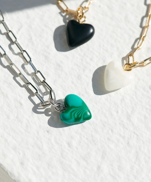 GOLDY(ゴールディ)の「【GOLDY】ストーンハートネックレス(ネックレス・レディース・ホワイト/ブラック/グリーン・FREE)」の6枚目の写真