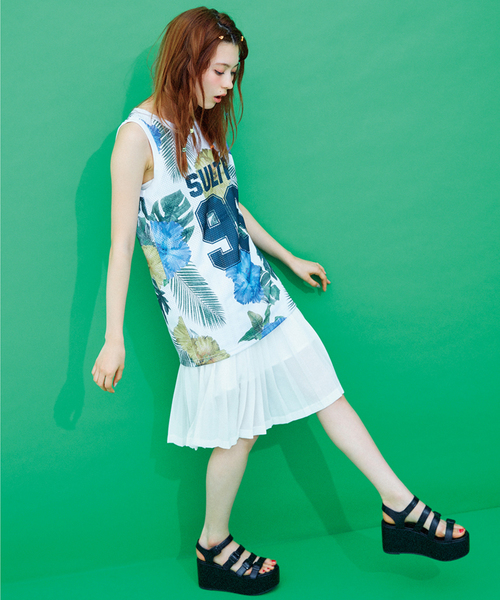 WEGO(ウィゴー)の「WEGO/シフォンプリーツミドルスカート(スカート・レディース・ホワイト/ブラック/ネイビー/ライトイエロー・FREE)」の17枚目の写真