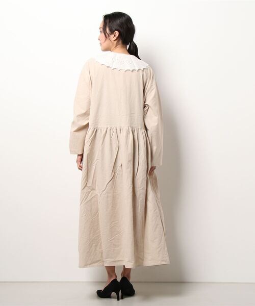 Samansa Mos2(サマンサ モスモス)の「襟付ピンタックワンピース(ワンピース・レディース・ブラック/ベージュ/オフホワイト/カーキ・フリ-)」の6枚目の写真